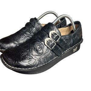 Alegria Alli Embossed Rose Leather Clogs in Black/Silver – Sz EU 40 (9.5-10 US)
